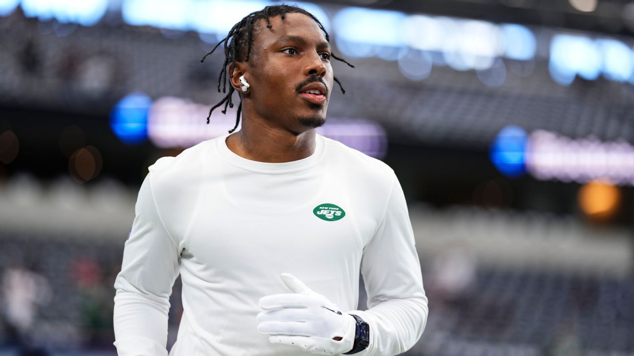 Sources: Jets looking at options for WR Hardman