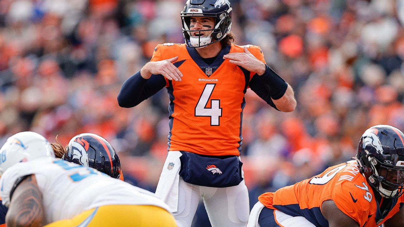 Stidham to start Broncos' finale, with Wilson QB2